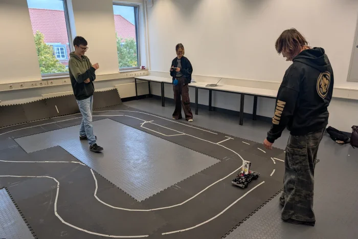 Racer auf dem finalen Abschnitt der Strecke.